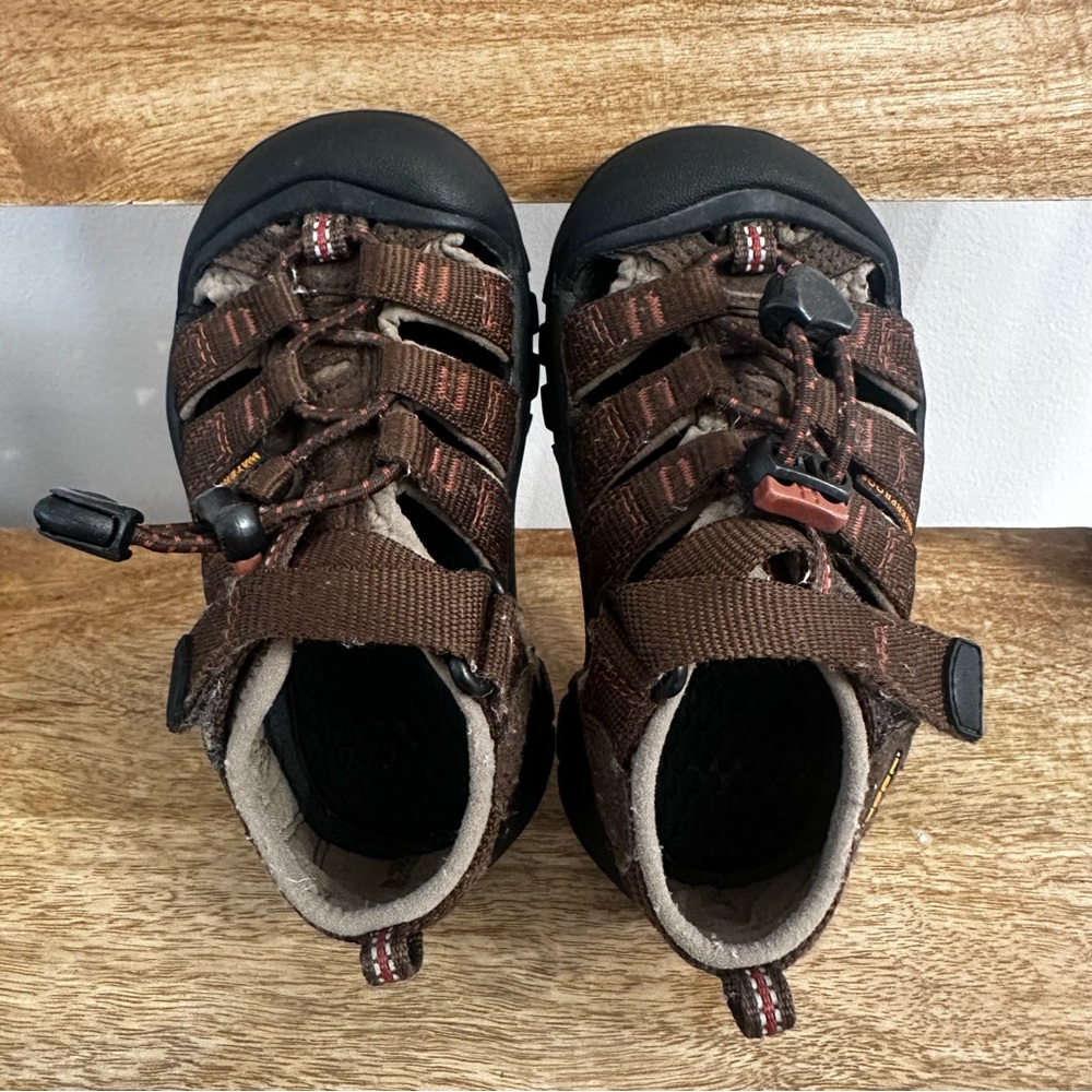 KEEN Unisex Newport H2 Closed Toe Water Sandals Little Kids size 8 brown hiking - Picture 9 of 11